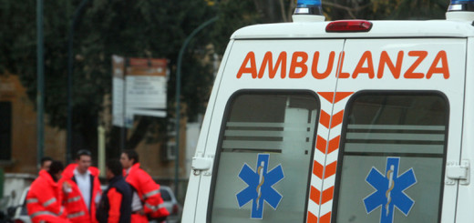 Santena, simbolo fallico a lato del murales di piazza Carducci -  rossosantena