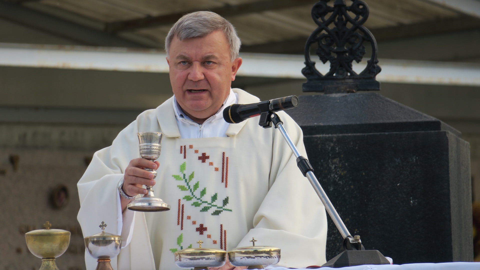 Don Beppe Zorzan, parroco di Santena, Cambiano e Villastellone